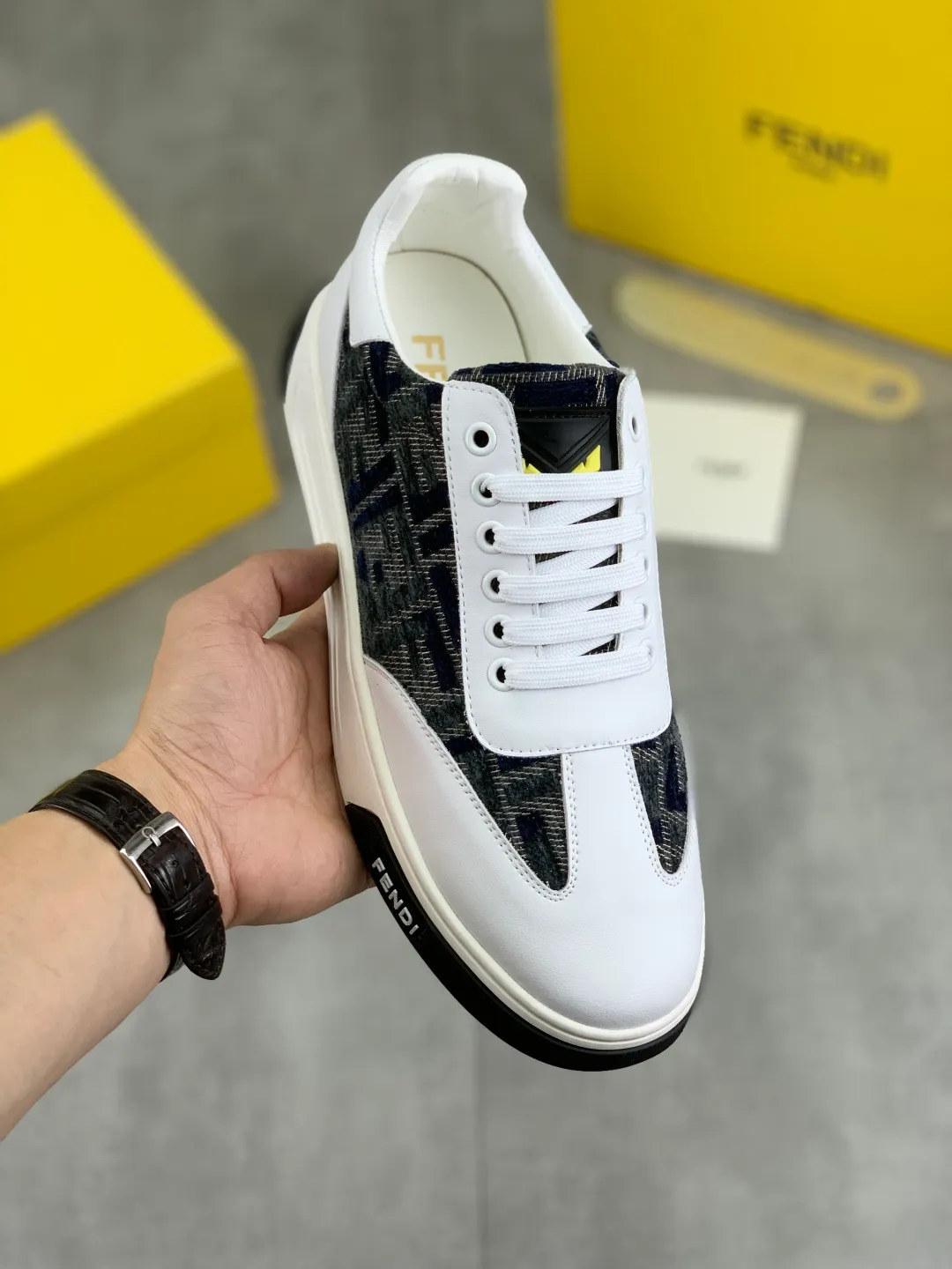 ​Men's shoes 💰P420 💰[New style] little monster 🆘 New style at FENDI counter 🕶️🕶️Simple routing effect, showing an elegant and cool driving shoe 🎬Using imported calfskin + first-layer pigskin lining🐂Excellent material🎬Detailed workmanship 🤗Comfortable foot feel➰➰. ​Pair it with any outfit to show your taste and temperament, low-key luxury ♻️Design ​simple and elegant ​noble and fashionable 🍃​Very loved and favored by trendy men 💓❤️size: 38-44 4️⃣colors available